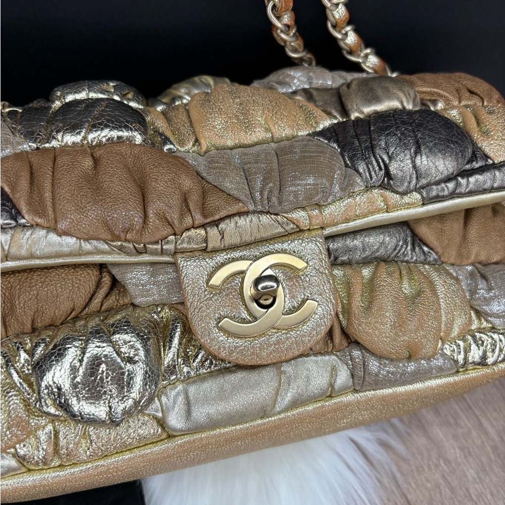 🤎RARE✨ Chanel Gold Bubble Quilt Bag ✨🤎 - Picture 5 of 17